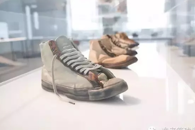 一双AJ破万，炒鞋还能火多久？揭秘背后的投资逻辑和风险。