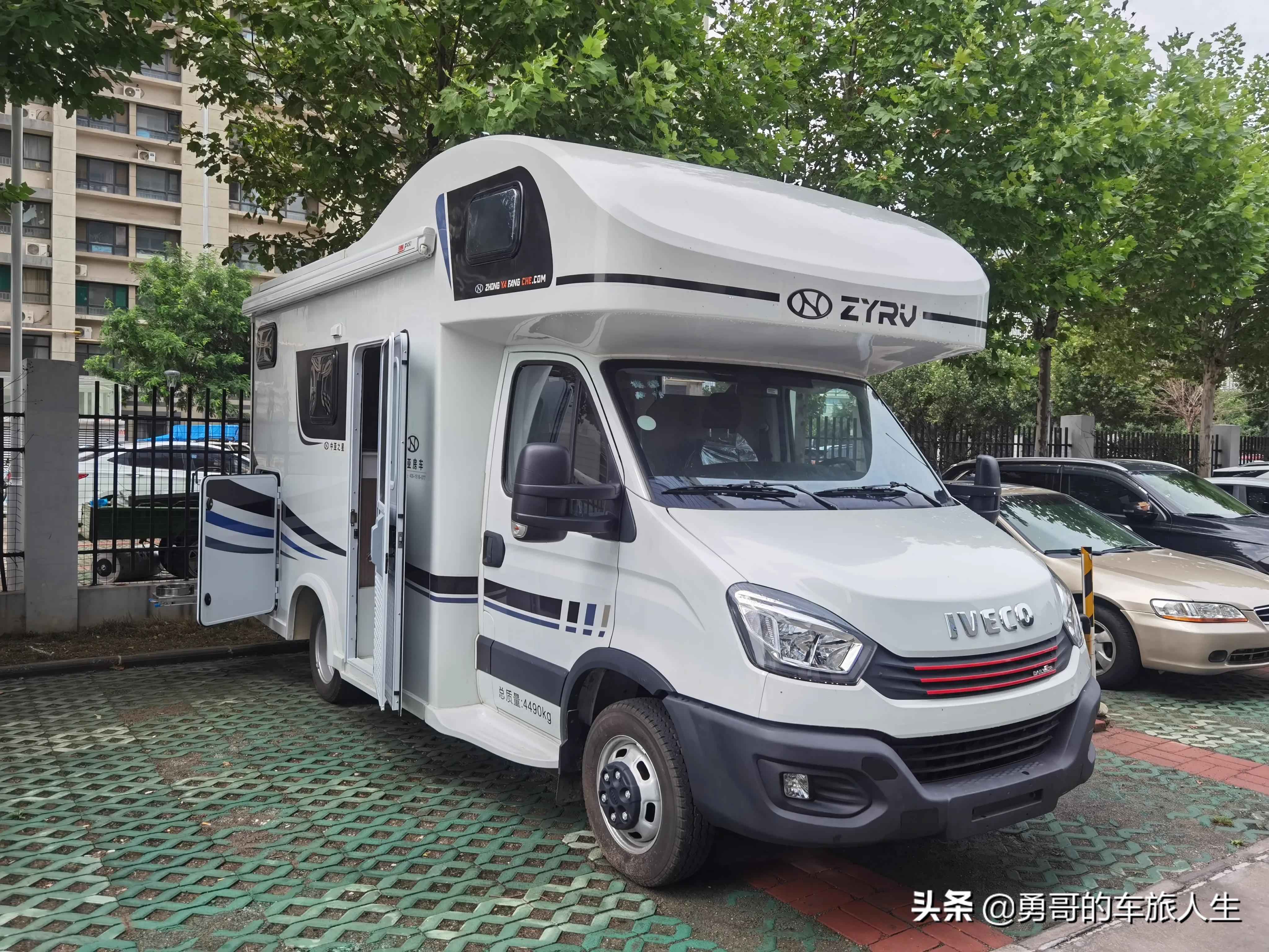 国五升国六，依维柯房车暴跌15万？房车的成本价是多少？是暴利吗