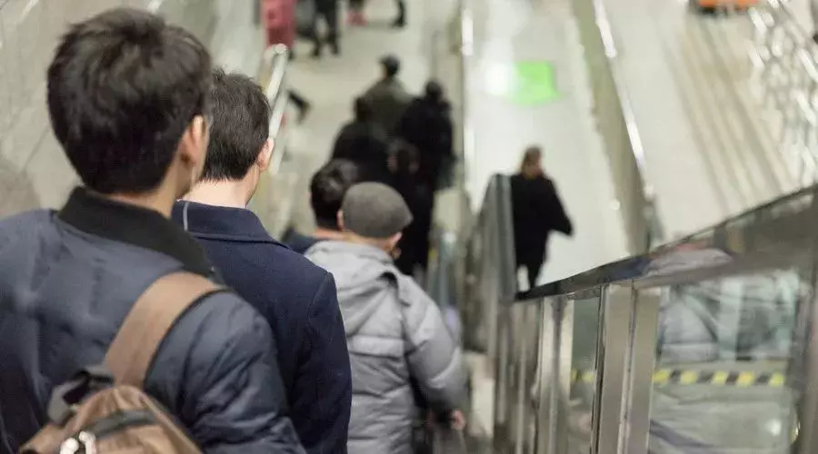在南京月薪多少能养活女朋友?没有10000元,别说“我养你”!