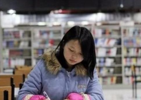 上过大学VS没上大学，4张对比图展现差距，过来人直呼真实