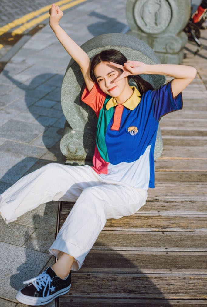 外出旅行拍照,这7个旅行拍照新姿势学起来,拍照自然又好看