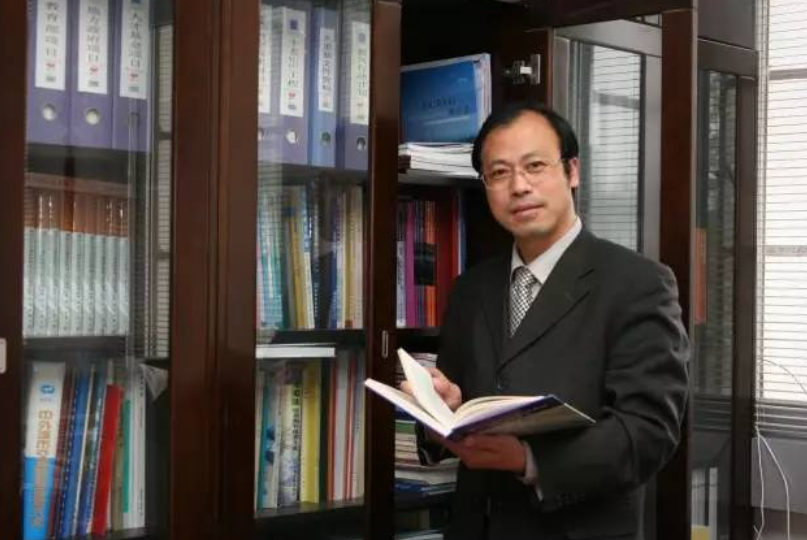 汽车公害：王炜教授解析交通污染与可持续发展