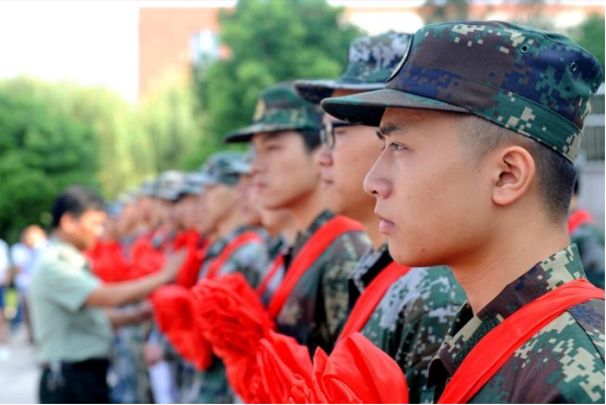 大学生入伍当兵，要多少年才能安排工作？超过一定年限才有机会