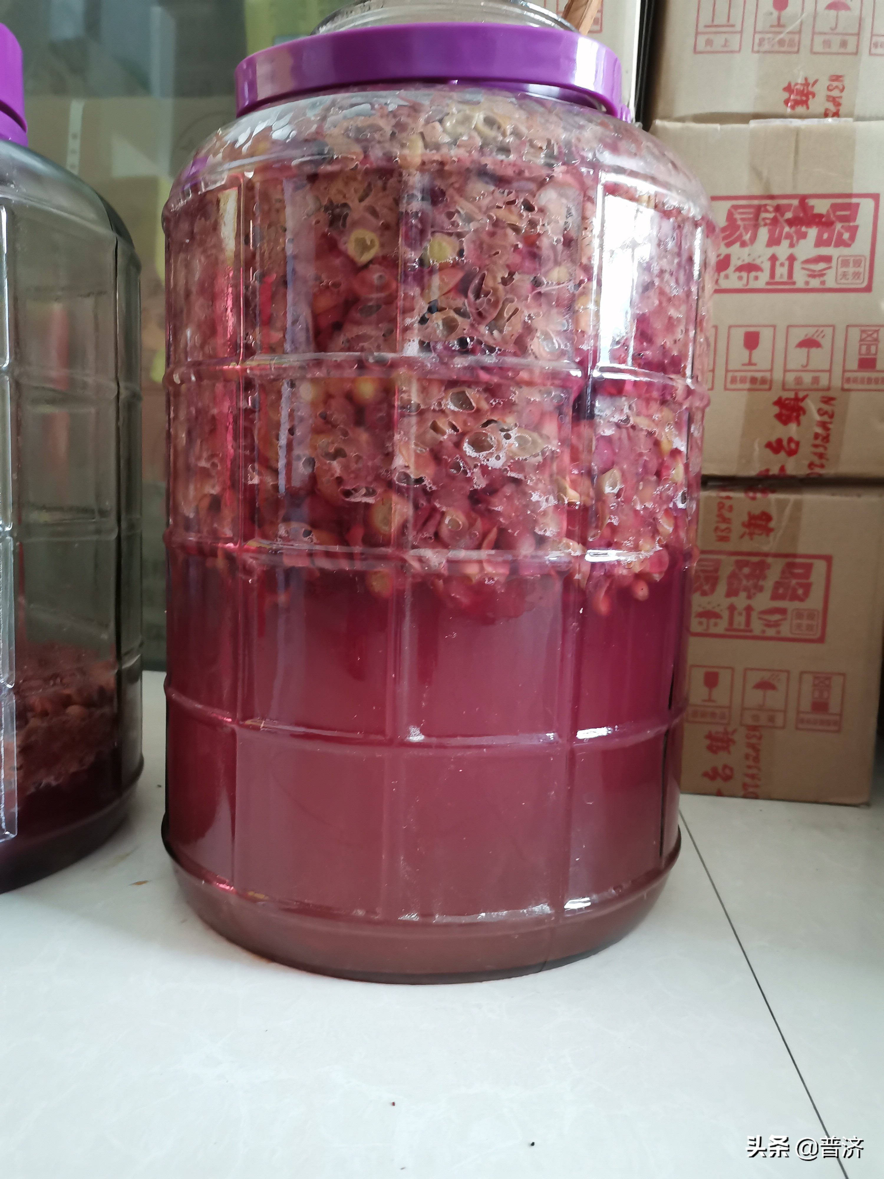 我酿葡萄酒，君有夜光杯，前生缘未了，今日盼君回