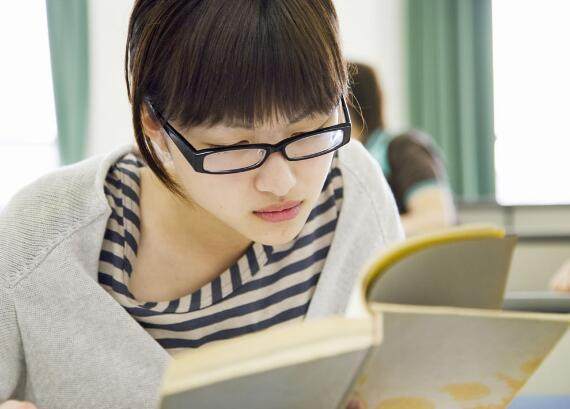 湖南长沙高考理科状元，毕业于清华大学，最后却选择成为一名保安