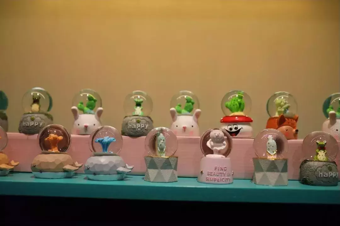 东方影都茂“光影市集”即将开业，自媒体探店先睹为快，福利等你拿