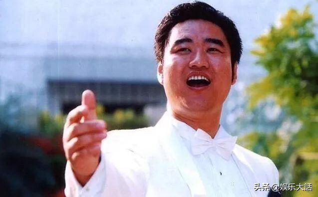 悲情的丛飞：36岁患癌，妻子被飞石砸中身亡，好人没好报