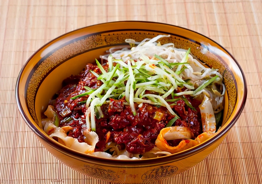 爱吃面条的收藏好，面馆老板教我特色炸酱做法，拌面拌饭都好吃