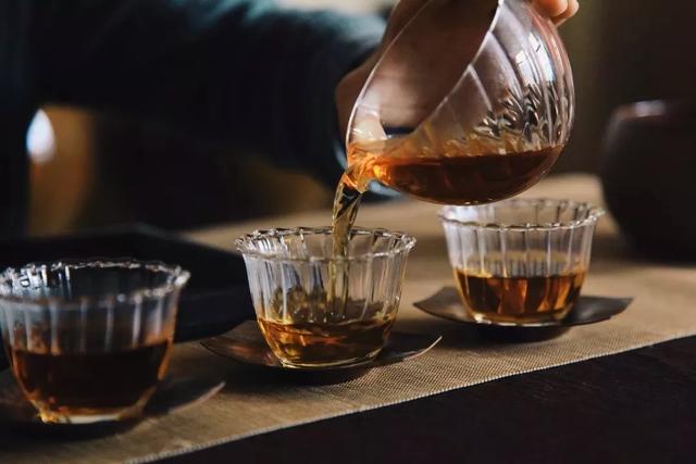 9首美到窒息的茶诗：清茗酬知己，煮茶会佳人