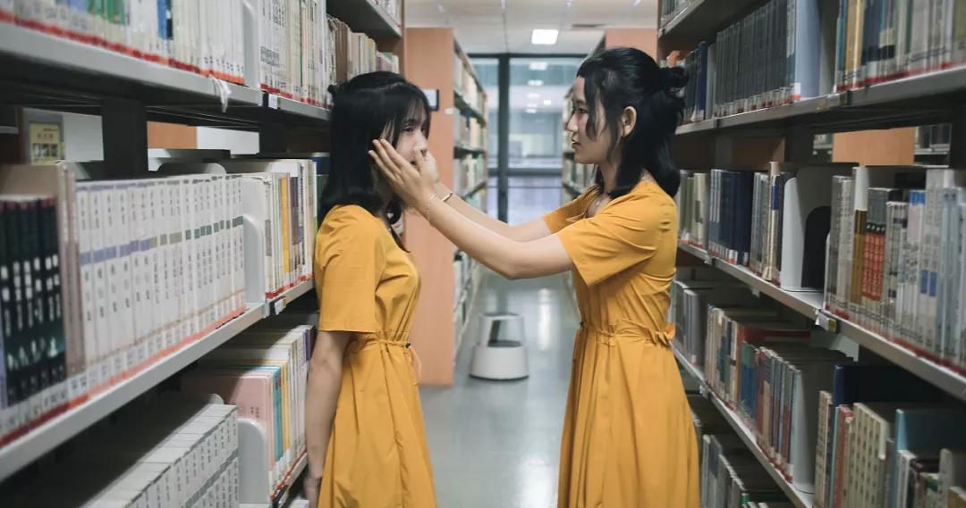 友情，就是不管距离远近，时刻关心