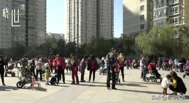 她,50岁,在北京给儿子当“免费保姆”:1800万老漂族何去何从?