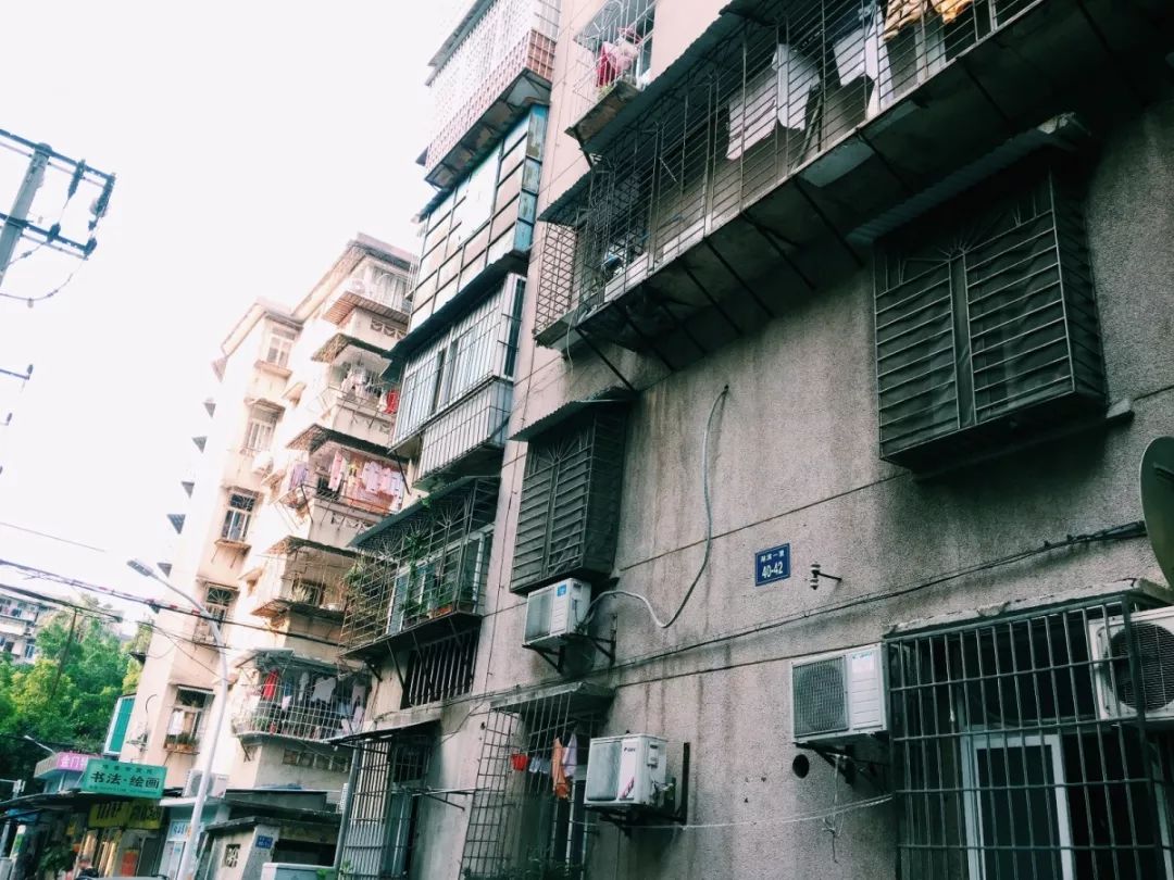 老破小一平10万+！我们走遍厦门18所名校，为你曝光最贵学区房！