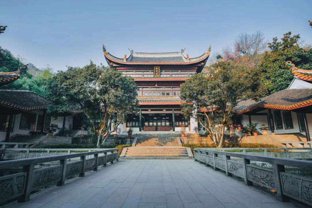 坐享5A级景区，坐拥3条专属地铁线，湖南这所高校获《人民日报》认证！