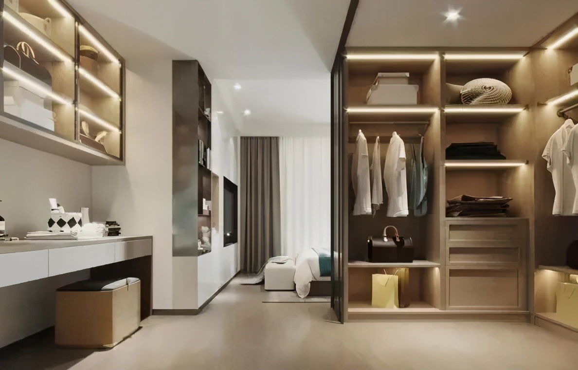 主卧衣帽间门对着床风水卧室做衣柜还是衣帽间