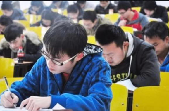 专科生到底算不算大学生？教育部门做出回答，大家看法不一样