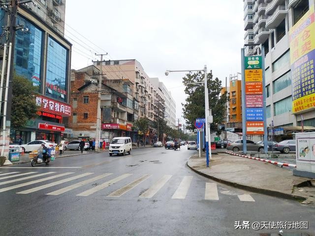 西外街这所中学，曾是宝庆三大名校，现校址曾是百年学校邵阳师范