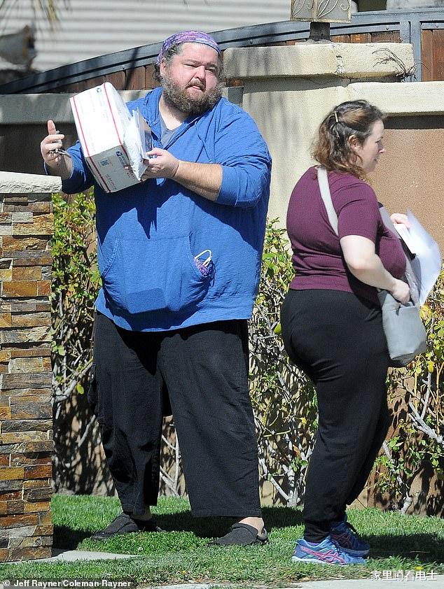 美剧《迷失》男配消失2年，胖回400磅首发，妻儿不离弃