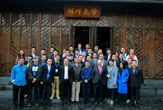 饶毅炮轰湖畔大学：就是个赚钱的培训班，企业家扎堆抱团的圈子