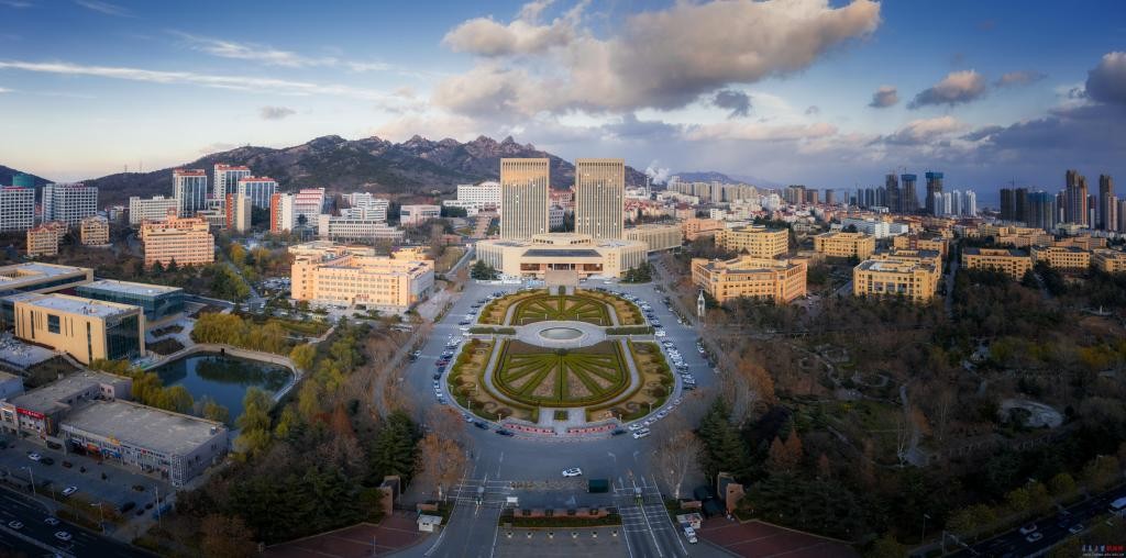 央视频频聚焦！占地2655亩，这所建在海边的山东高校，已跻身全国百强！