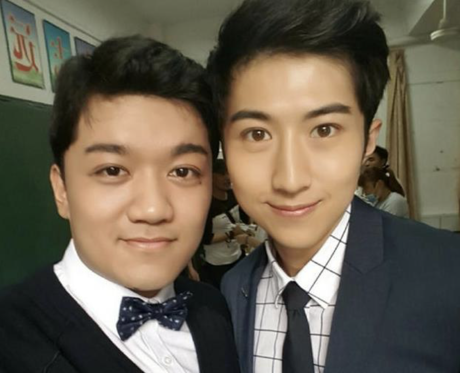 还记得《家有儿女》三姐弟吗？哥哥姐姐都大火，弟弟如今颜值逆袭