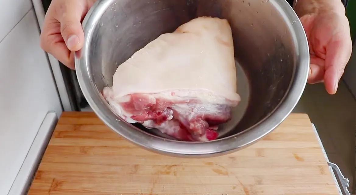 过年肘子的做法（过年肘子最好吃做法肥而不腻还简单）