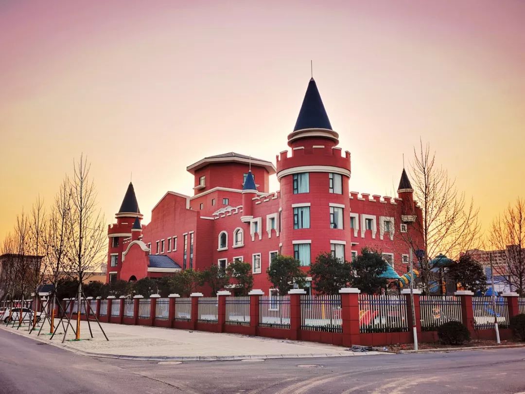 王府学校（运城） 在王府学校的人，自带“温暖体质”