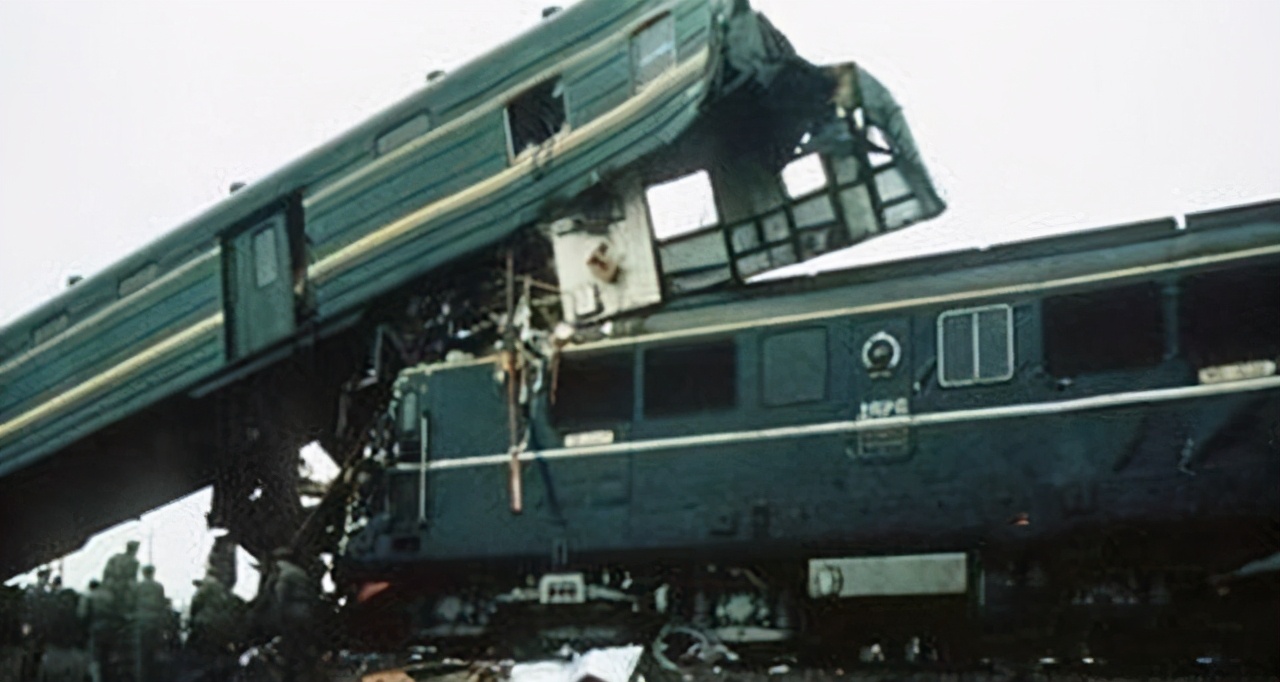 1986年东北大案：列车爆炸33人丧生，嫌犯竟然是一个漂亮女青年
