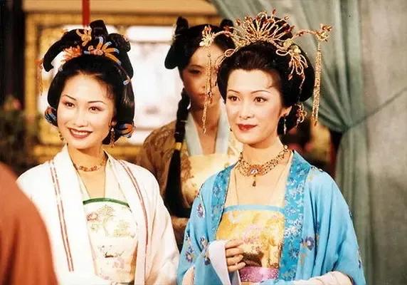 影视剧唐朝造型已落寞消失，华丽服饰不再用，高仿塑料珠子到处用