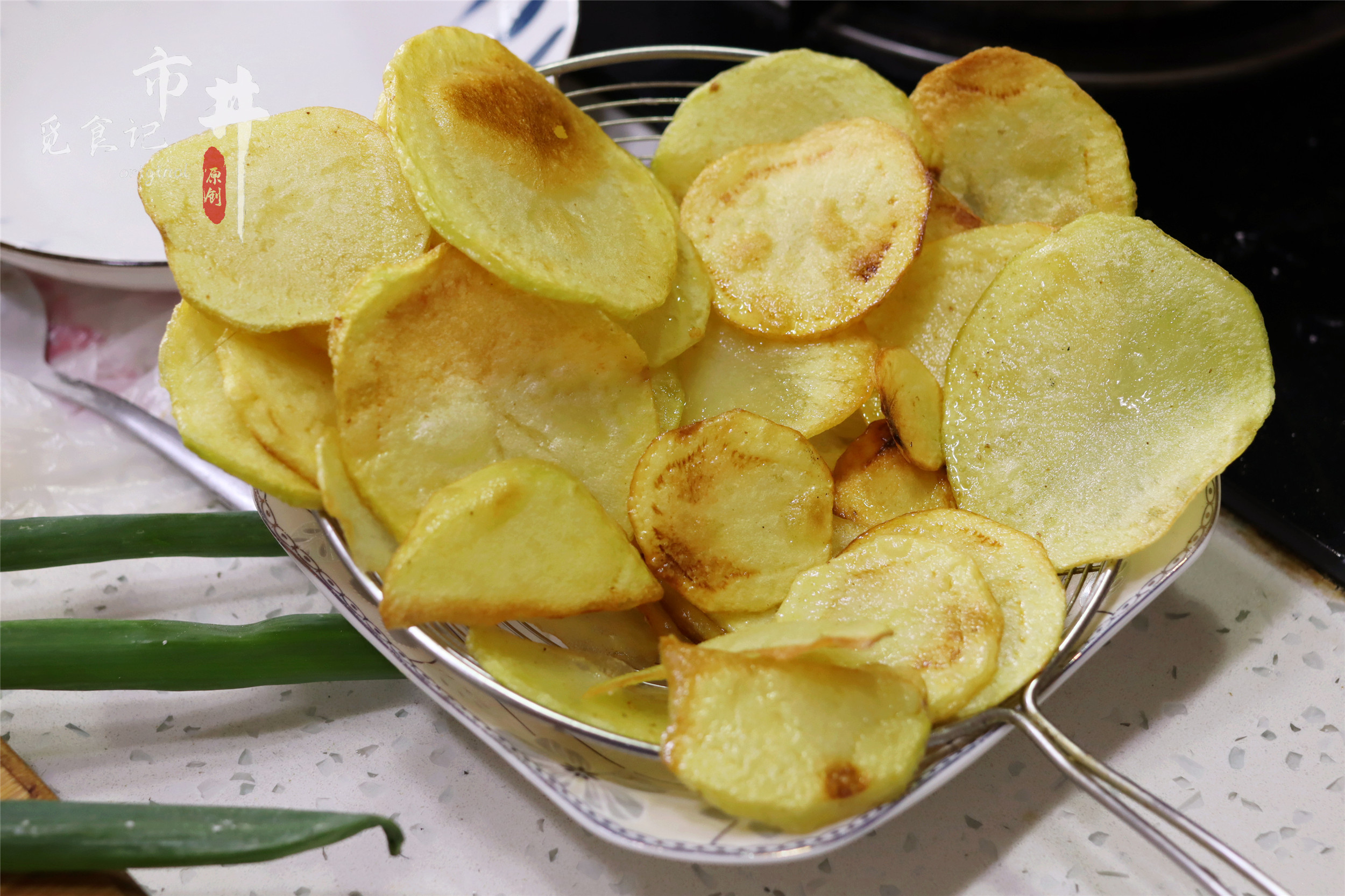 天冷了，土豆这样吃才过瘾，酥香可口，就连孩子都吃不停，真香