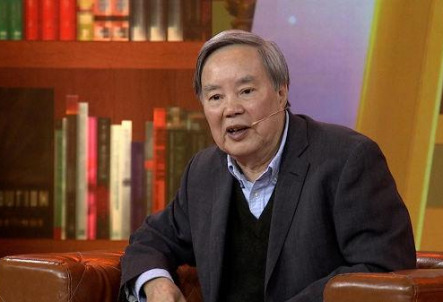 让高考语文变难，北大教授被陕师大教授质疑，你自己能背完吗