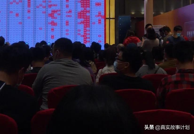 父母送孩子去美国读书，望其负担国内房贷遭拒，打越洋电话骂不孝