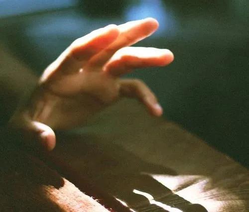 说给虚伪的朋友的说说，朋友之间的虚伪友谊说说