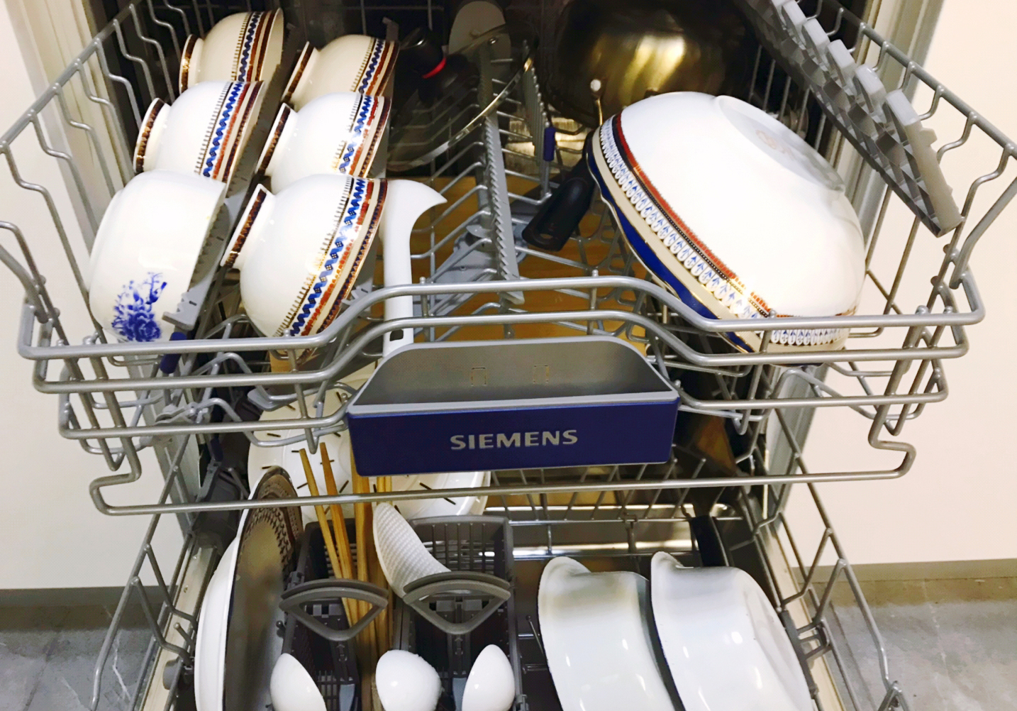 很多人不买水槽洗碗机，我哥们偏要买，用了三年，听听他说的实话