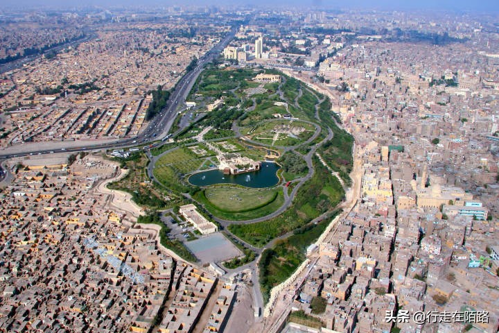 埃及开罗：产能低、人口多、小偷泛滥，军方出资4000亿迁都