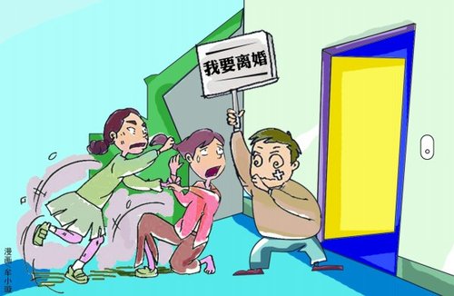 原配妻子当街殴打"小三":解恨也违法,保卫婚姻还需理性应对