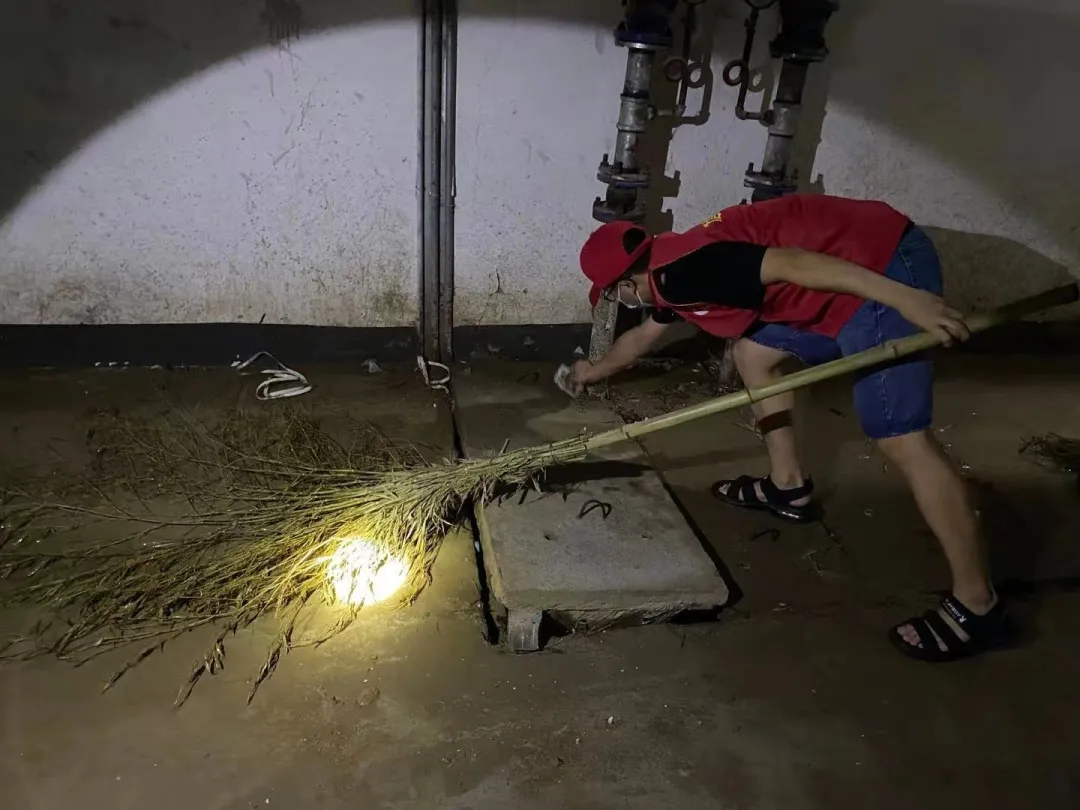 农大人的身影在前，我们“豫”难而上