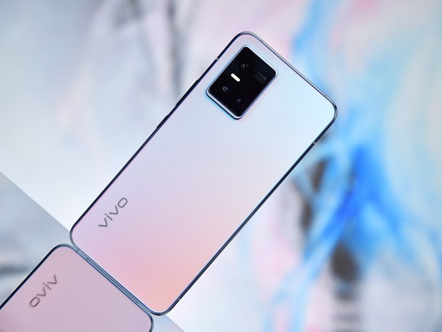 vivos10多少钱（自然柔光自拍旗舰2699元起）