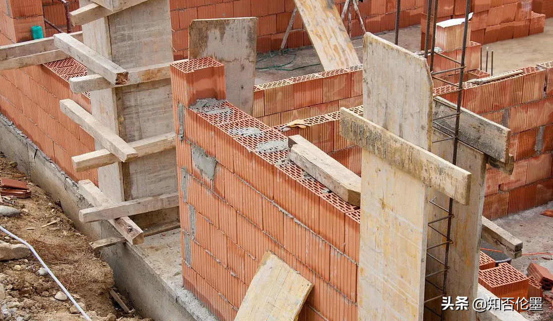 农村盖房,"24的空心墙"能承受三层房子压力吗?不是最好的选择