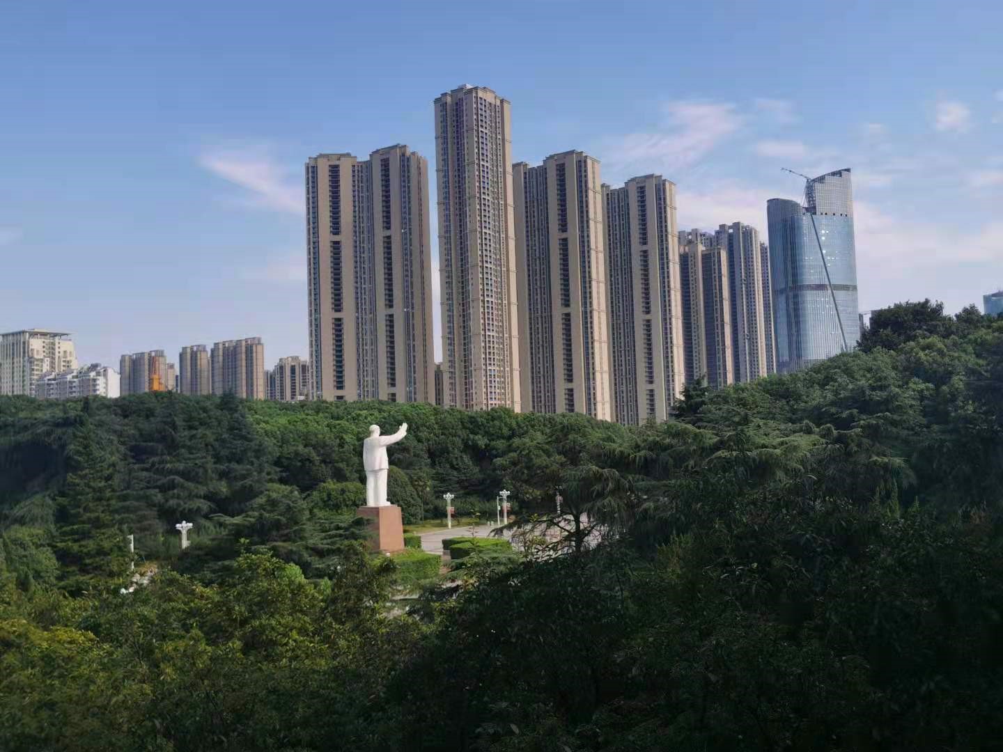 再有两应届生入选百万年薪“天才少年”，华中科技大学师生：实至名归，华为血赚