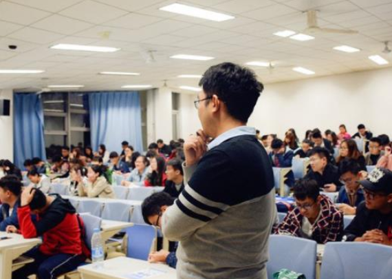 大学蹭课会被赶出来吗？其实老师欢迎蹭课，只要避开这类课程