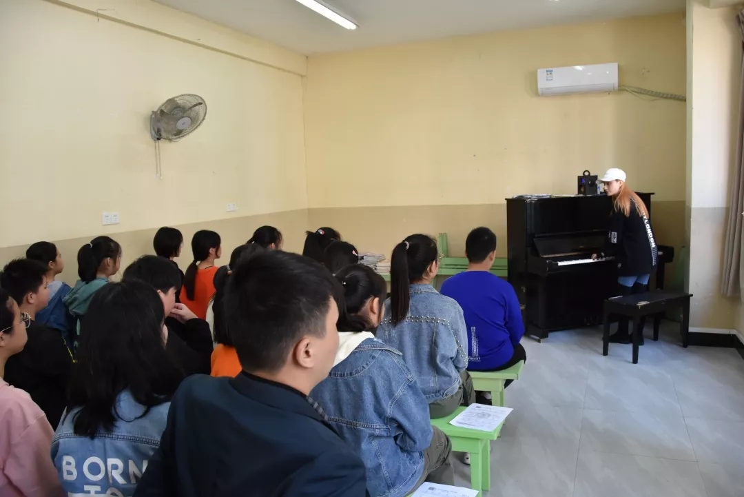 最美青春，见证成长 ---武汉大方学校初中部开放日圆满举行