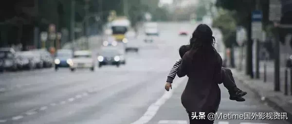 这部影片获得过三项国际大奖,影片泪点较多,建议观影时带上纸巾