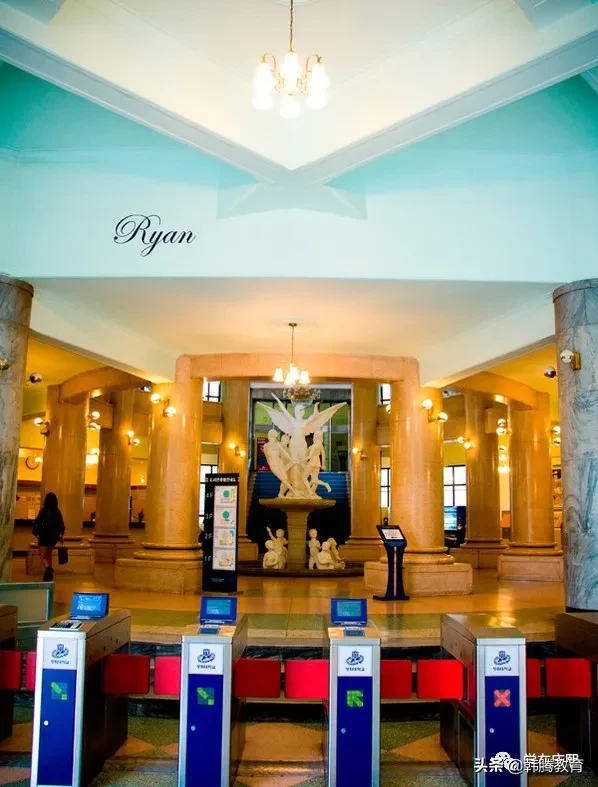 被誉为韩国最美校园，多部韩剧取景地，走进世界名校——庆熙大学