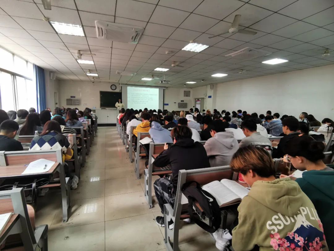 双重身份、多重热爱，川师大心理学院有位“琼姐”老师