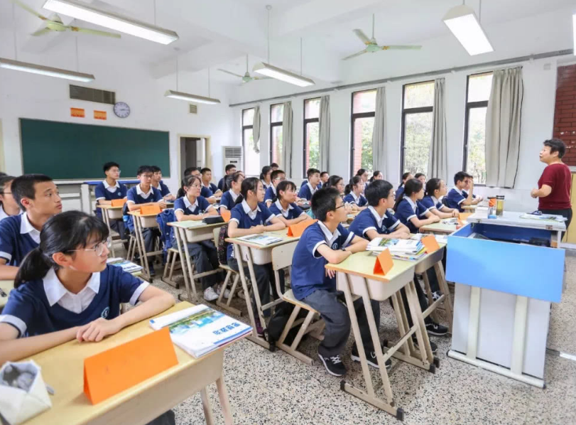 上海10所野鸡大学臭名昭著，被官媒点名，学生毕业后还是高中学历