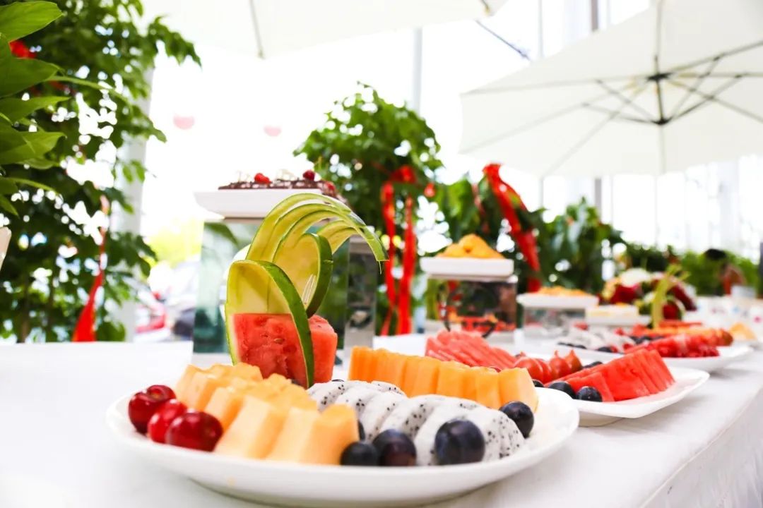 年会预定 | N+1种选择，不如选择一站式宴会服务