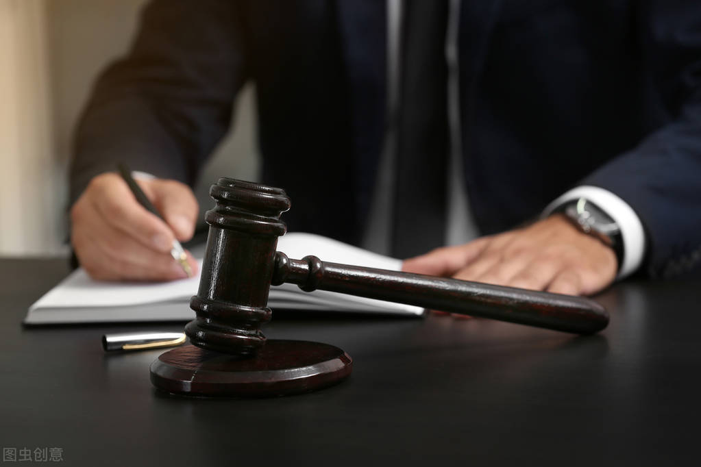 交通事故责任纠纷，右肱骨粉碎性骨折，当事人获赔30余万元