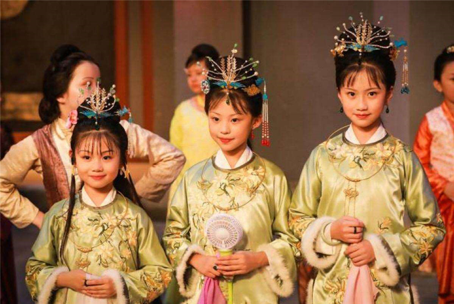 中国外交官用古文回怼记者，高雅又巧妙，这4句古文怼人不带脏字
