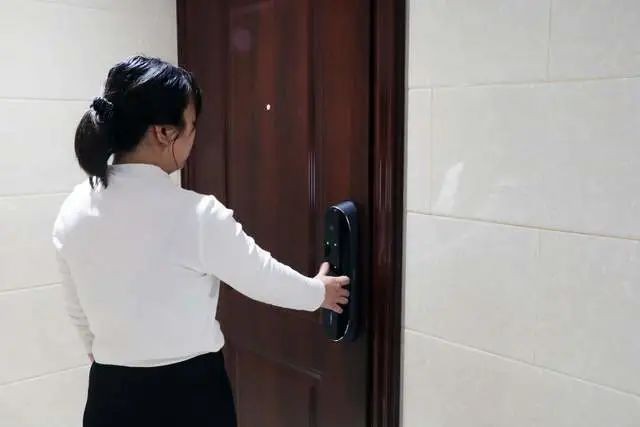 为什么装了机械锁的家庭，都建议安装智能锁？说说我的使用感受