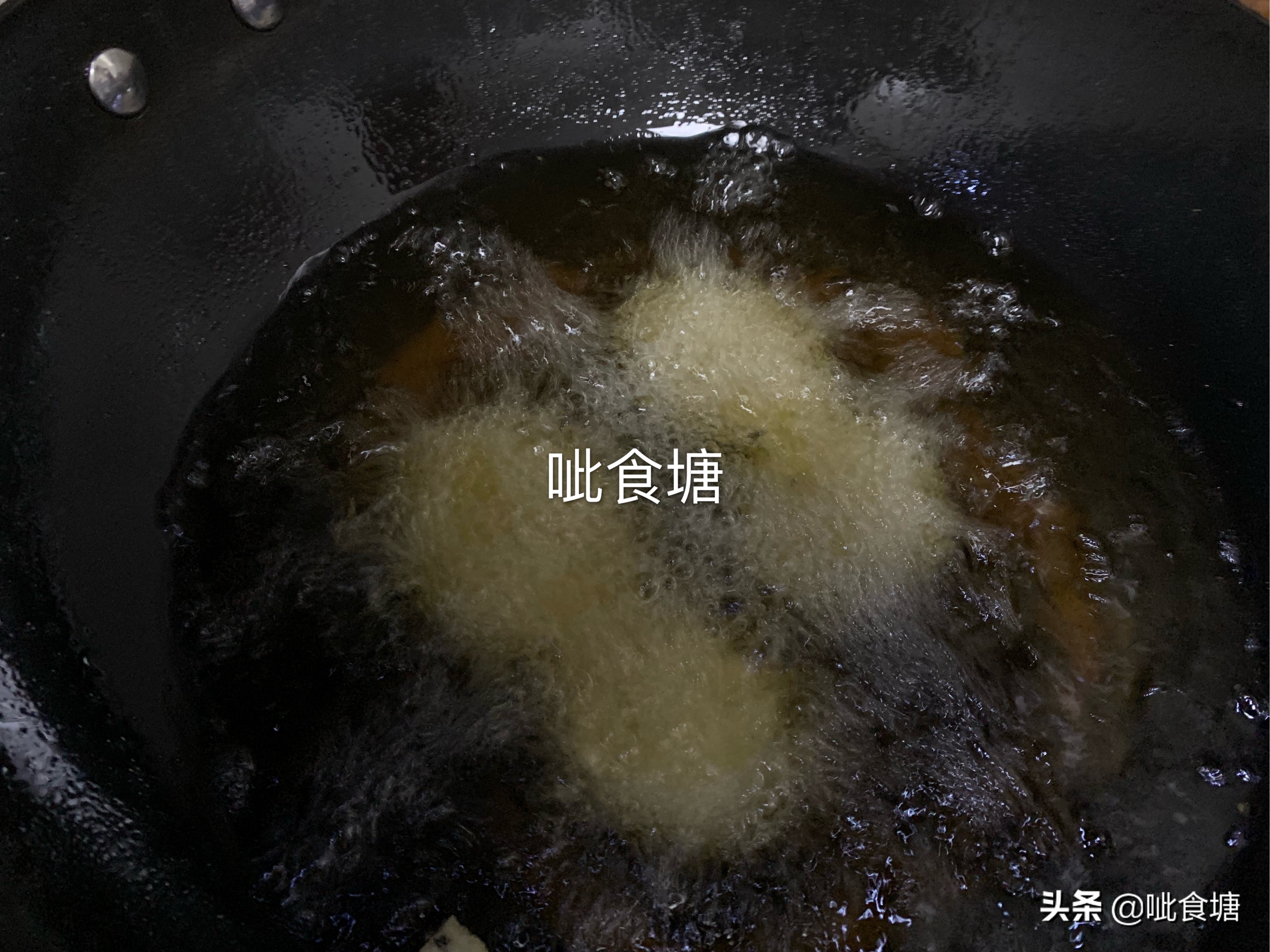 糖糕的家常做法，个个空心，外酥里软，甜而不腻，好吃不粘牙
